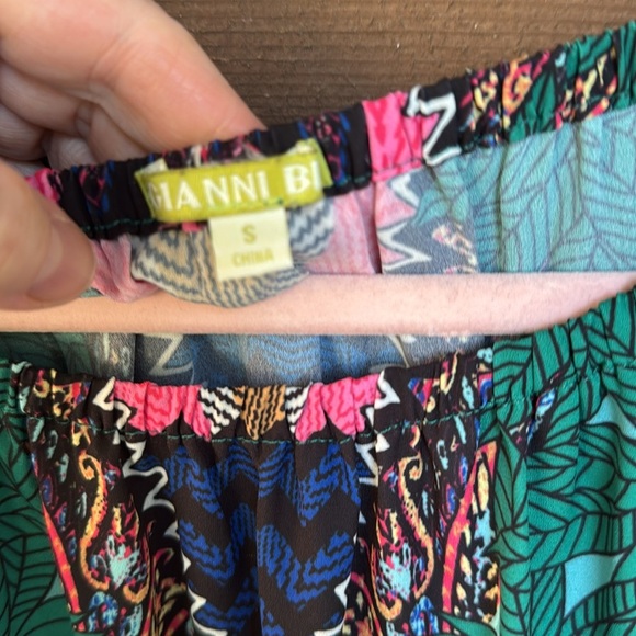 Gianni Bini bright jungle print crop blouse size small - Picture 2 of 7